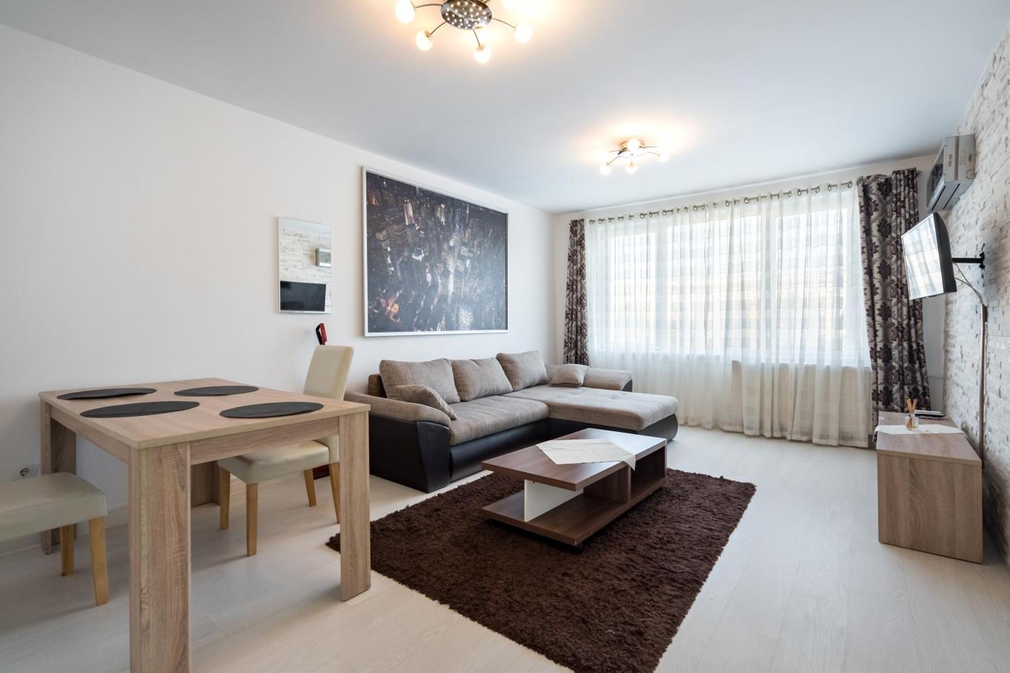 Magnificent Location With Iconic Scenery - Sala Palatului Bucharest Luaran gambar