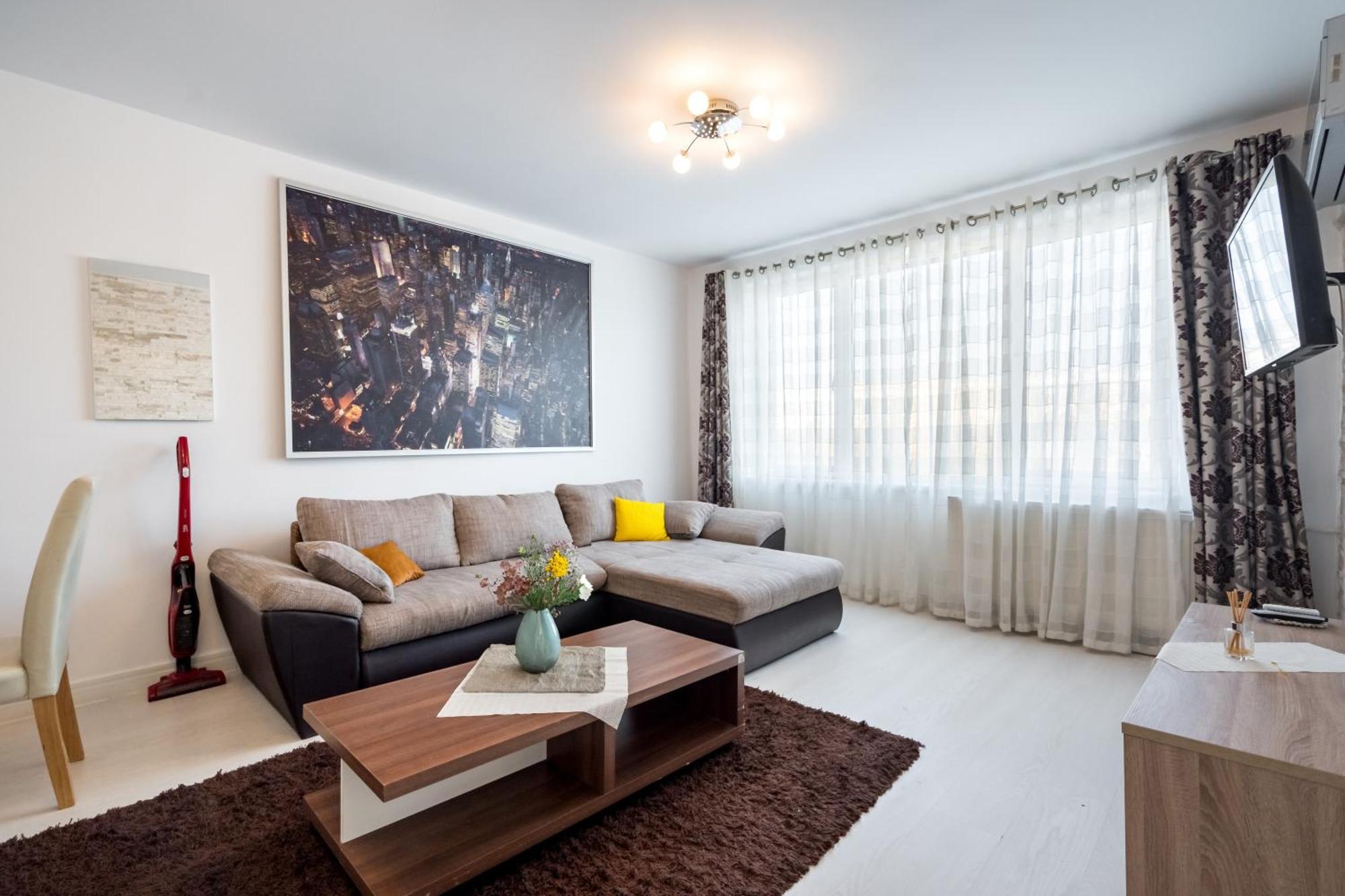 Magnificent Location With Iconic Scenery - Sala Palatului Bucharest Luaran gambar