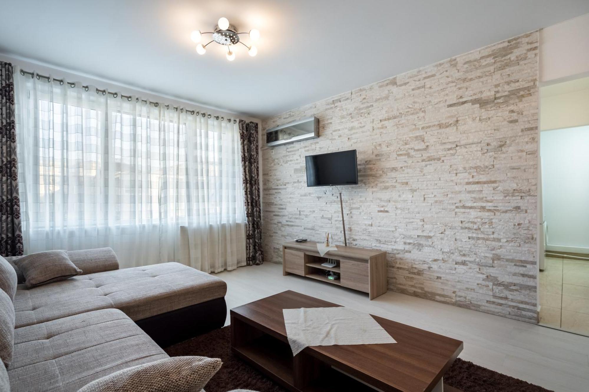 Magnificent Location With Iconic Scenery - Sala Palatului Bucharest Luaran gambar