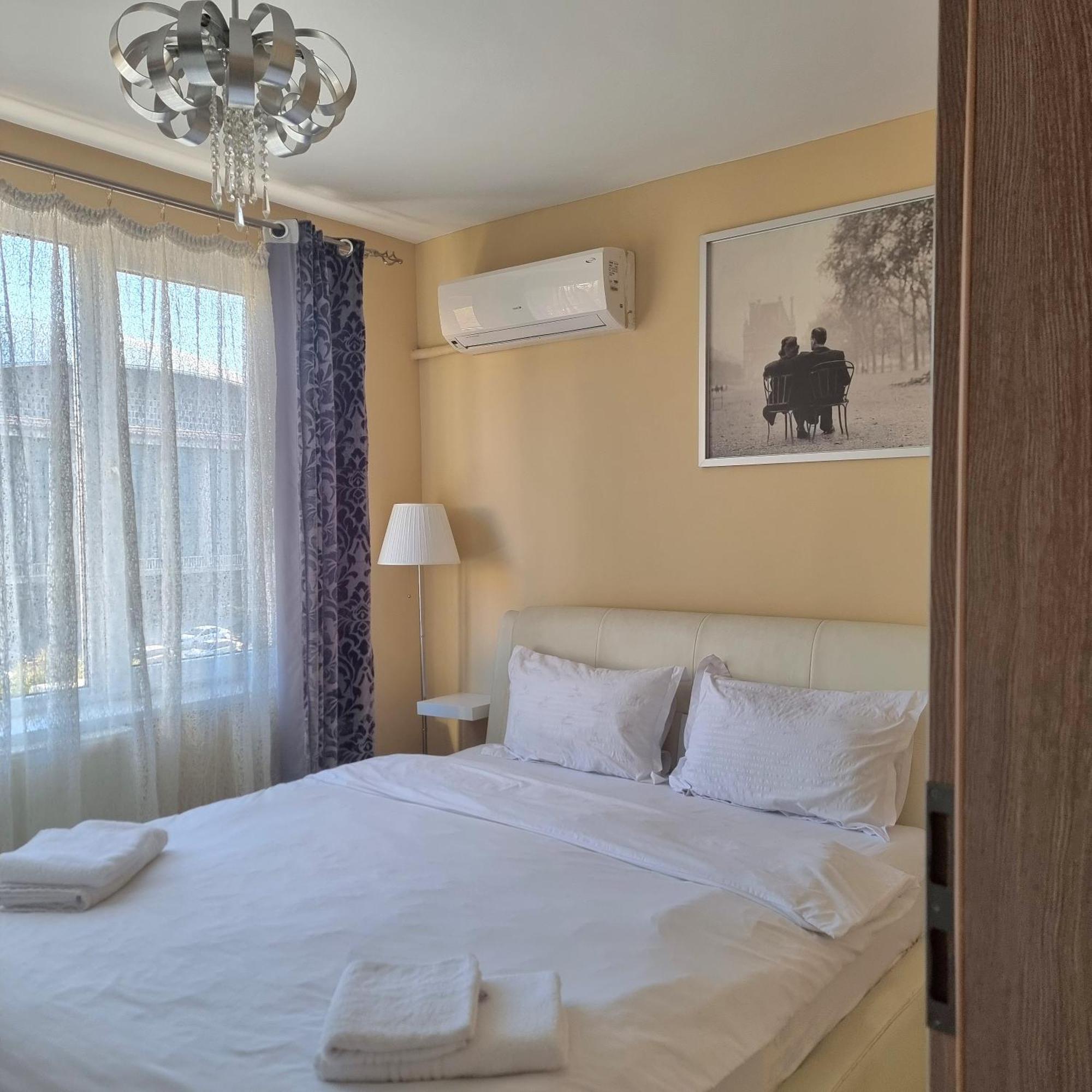 Magnificent Location With Iconic Scenery - Sala Palatului Bucharest Luaran gambar