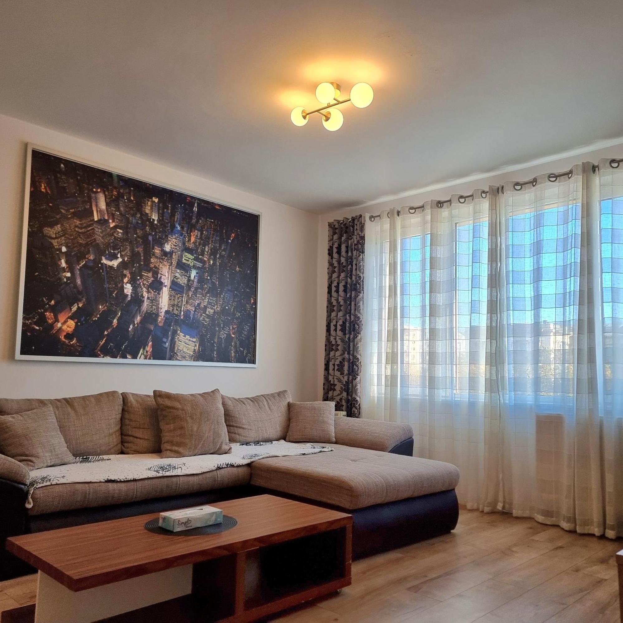 Magnificent Location With Iconic Scenery - Sala Palatului Bucharest Luaran gambar